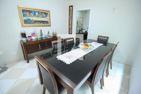 Casa à venda com 175m², 3 quartos e 4 vagasCopa