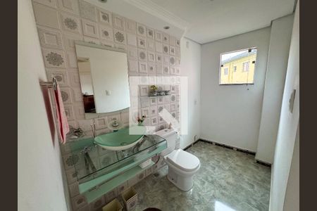 Casa à venda com 350m², 4 quartos e 3 vagas Casa à venda com 350m², 4 quartos e 3 vagasBanheiro