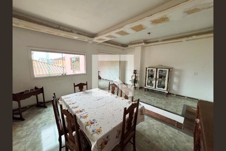 Casa à venda com 350m², 4 quartos e 3 vagas Casa à venda com 350m², 4 quartos e 3 vagasSala cobertura