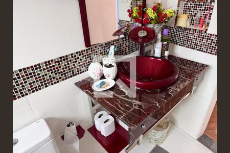 Casa à venda com 350m², 4 quartos e 3 vagas Casa à venda com 350m², 4 quartos e 3 vagasBanheiro