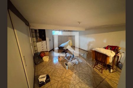 Casa à venda com 350m², 4 quartos e 3 vagas Casa à venda com 350m², 4 quartos e 3 vagasGaragem