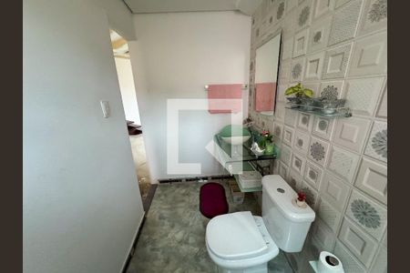 Casa à venda com 350m², 4 quartos e 3 vagas Casa à venda com 350m², 4 quartos e 3 vagasBanheiro