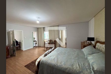 Casa à venda com 350m², 4 quartos e 3 vagas Casa à venda com 350m², 4 quartos e 3 vagasQuarto