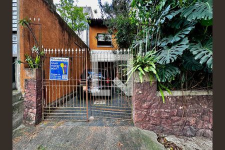 Casa à venda com 325m², 3 quartos e 1 vagaFachada