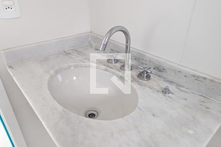 Apartamento à venda com 77m², 2 quartos e 1 vagaBanheiro da suíte 2