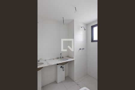 Apartamento à venda com 77m², 2 quartos e 1 vagaBanheiro da suíte 1