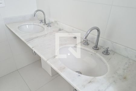 Apartamento à venda com 77m², 2 quartos e 1 vagaBanheiro da suíte 1