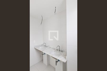 Apartamento à venda com 77m², 2 quartos e 1 vagaBanheiro da suíte 1