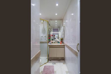 Apartamento à venda com 120m², 3 quartos e 2 vagasQuarto 01 Banheiro