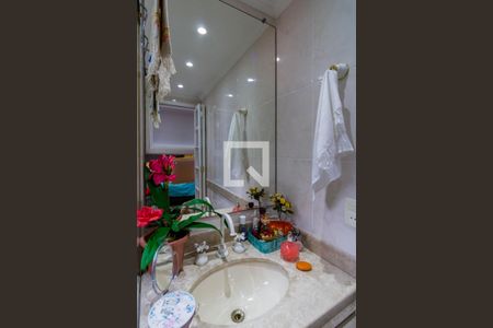 Apartamento à venda com 120m², 3 quartos e 2 vagasQuarto 01 Banheiro