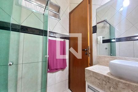 Casa à venda com 256m², 3 quartos e 4 vagasBanheiro