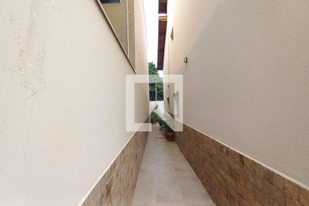 Casa à venda com 256m², 3 quartos e 4 vagasCorredor Lateral