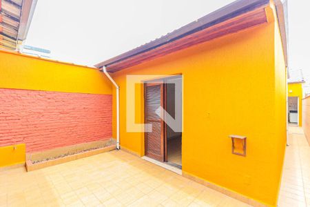Casa para alugar com 105m², 2 quartos e 1 vaga Casa para alugar com 105m², 2 quartos e 1 vagaQuintal