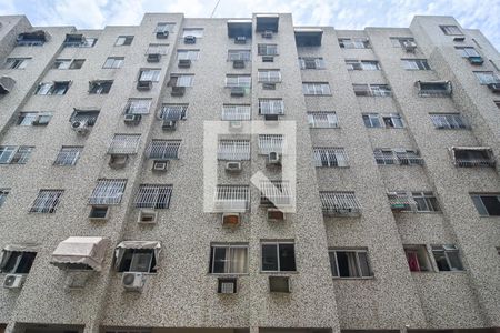 Apartamento para alugar com 55m², 2 quartos e 1 vagaFachada do bloco