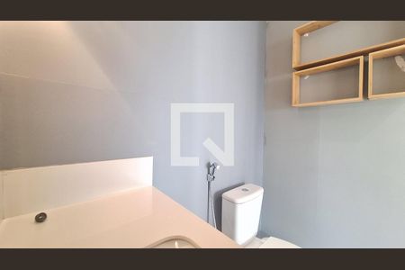 Lavabo de apartamento para alugar com 1 quarto, 67m² em Parque Industrial Tomas Edson, São Paulo