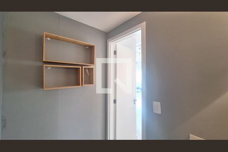 Lavabo de apartamento para alugar com 1 quarto, 67m² em Parque Industrial Tomas Edson, São Paulo