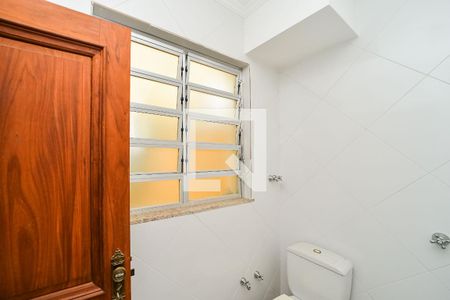 Apartamento para alugar com 130m², 2 quartos e sem vagaBanheiro da Suíte