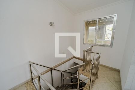 Apartamento para alugar com 137m², 2 quartos e sem vagaEscada
