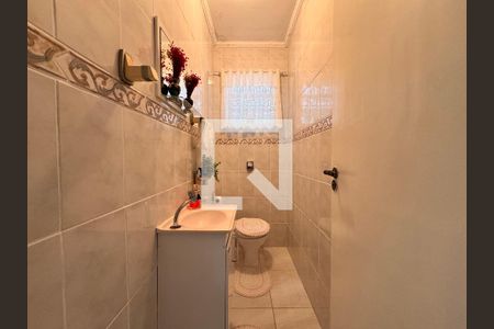 Casa à venda com 300m², 3 quartos e 2 vagas Casa à venda com 300m², 3 quartos e 2 vagasLavabo