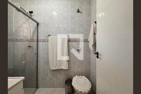 Casa à venda com 300m², 3 quartos e 2 vagas Casa à venda com 300m², 3 quartos e 2 vagasBanheiro da suíte