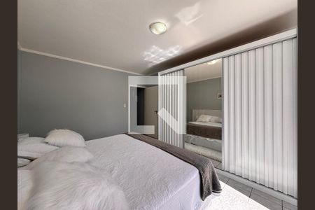 Casa à venda com 300m², 3 quartos e 2 vagas Casa à venda com 300m², 3 quartos e 2 vagasQuarto 1