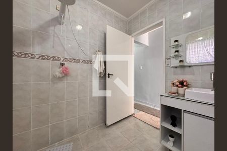 Casa à venda com 300m², 3 quartos e 2 vagas Casa à venda com 300m², 3 quartos e 2 vagasBanheiro