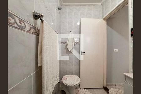 Casa à venda com 300m², 3 quartos e 2 vagas Casa à venda com 300m², 3 quartos e 2 vagasBanheiro da suíte