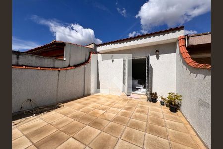 Casa à venda com 300m², 3 quartos e 2 vagas Casa à venda com 300m², 3 quartos e 2 vagasVaranda