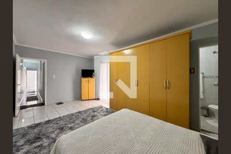 Casa à venda com 300m², 3 quartos e 2 vagas Casa à venda com 300m², 3 quartos e 2 vagasSuite