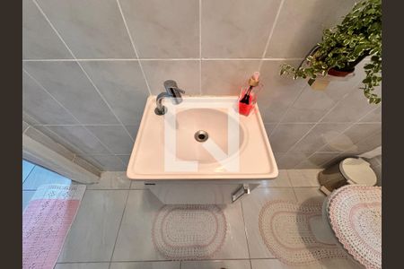 Casa à venda com 300m², 3 quartos e 2 vagas Casa à venda com 300m², 3 quartos e 2 vagasLavabo