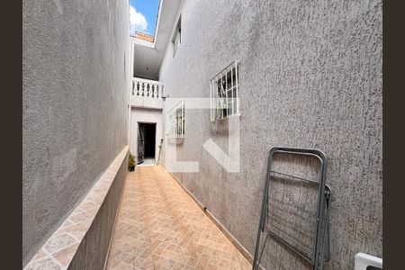 Casa à venda com 300m², 3 quartos e 2 vagas Casa à venda com 300m², 3 quartos e 2 vagasCorredor quintal