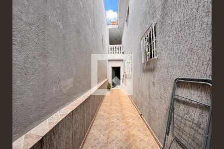 Casa à venda com 300m², 3 quartos e 2 vagas Casa à venda com 300m², 3 quartos e 2 vagasCorredor quintal