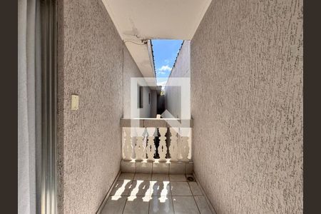 Casa à venda com 300m², 3 quartos e 2 vagas Casa à venda com 300m², 3 quartos e 2 vagasSacada