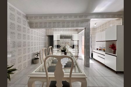 Casa à venda com 300m², 3 quartos e 2 vagas Casa à venda com 300m², 3 quartos e 2 vagasCozinha