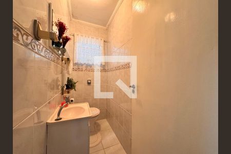 Casa à venda com 300m², 3 quartos e 2 vagas Casa à venda com 300m², 3 quartos e 2 vagasLavabo