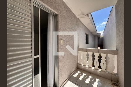 Casa à venda com 300m², 3 quartos e 2 vagas Casa à venda com 300m², 3 quartos e 2 vagasSacada