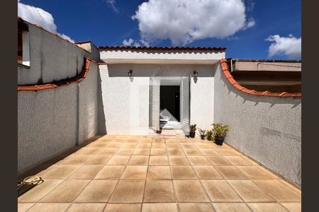 Casa à venda com 300m², 3 quartos e 2 vagas Casa à venda com 300m², 3 quartos e 2 vagasVaranda