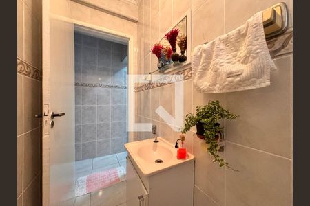 Casa à venda com 300m², 3 quartos e 2 vagas Casa à venda com 300m², 3 quartos e 2 vagasLavabo