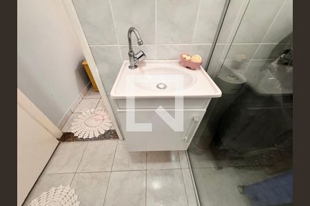 Casa à venda com 300m², 3 quartos e 2 vagas Casa à venda com 300m², 3 quartos e 2 vagasBanheiro da suíte