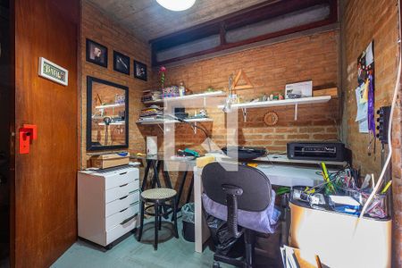 Casa para alugar com 167m², 4 quartos e 3 vagas Casa para alugar com 167m², 4 quartos e 3 vagasárea de Serviço - Escritório