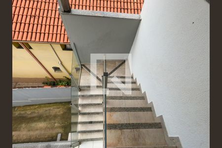 Casa à venda com 78m², 2 quartos e 2 vagasescada Área externa