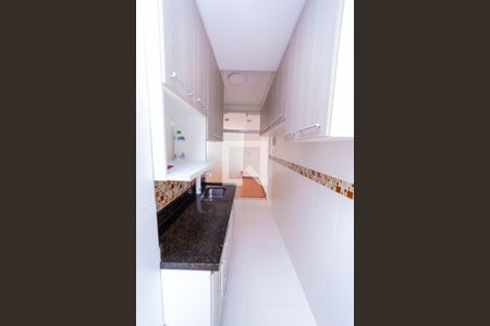 Apartamento à venda com 46m², 2 quartos e 1 vaga Apartamento à venda com 46m², 2 quartos e 1 vagaCozinha e Área de Serviço