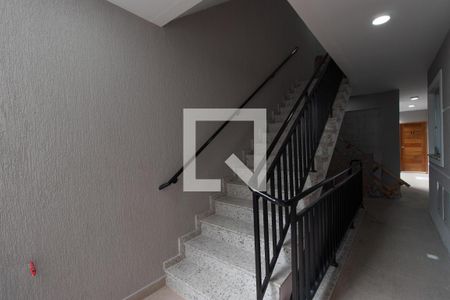 Apartamento para alugar com 39m², 2 quartos e sem vaga Apartamento para alugar com 39m², 2 quartos e sem vagaEscada