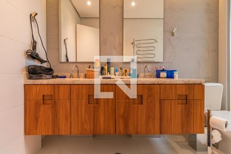 Apartamento para alugar com 155m², 2 quartos e 3 vagas Apartamento para alugar com 155m², 2 quartos e 3 vagasBanheiro da Suíte 2