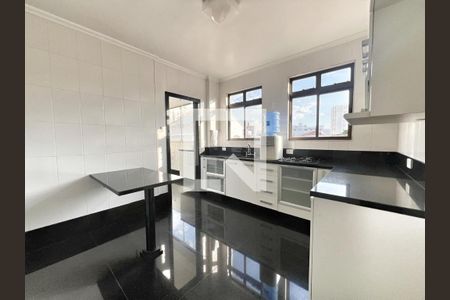 Apartamento à venda com 300m², 4 quartos e 4 vagasCozinha