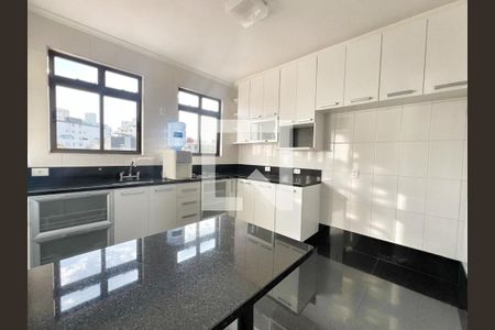 Apartamento à venda com 300m², 4 quartos e 4 vagasCozinha