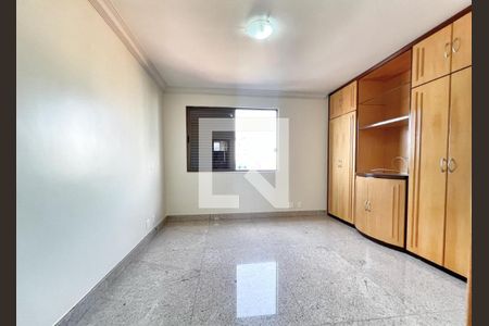 Apartamento à venda com 300m², 4 quartos e 4 vagasQuarto 3