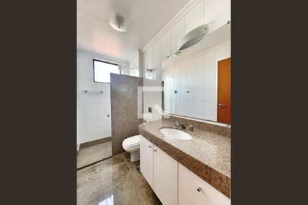 Banheiro de apartamento à venda com 4 quartos, 300m² em Prado, Belo Horizonte