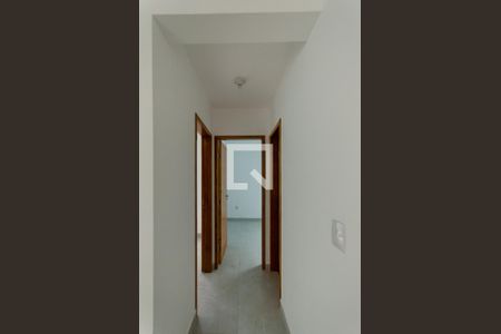 Corredor de apartamento para alugar com 2 quartos, 46m² em Vila Clarice, São Paulo