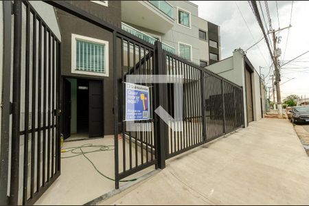 Apartamento para alugar com 46m², 2 quartos e sem vagaFachada